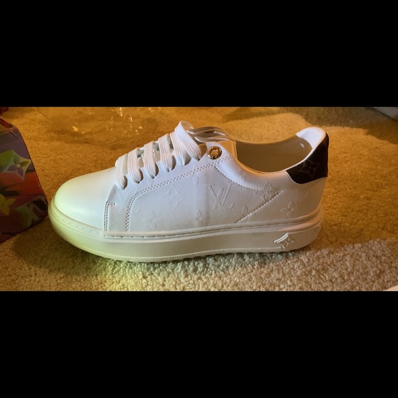 New Louis Vuitton Tennis shoes AAA, size 39 EU - Picture 1 of 11